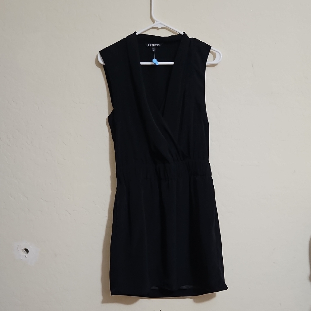 Express Black‎ V-Neck Sheath Mini Dress